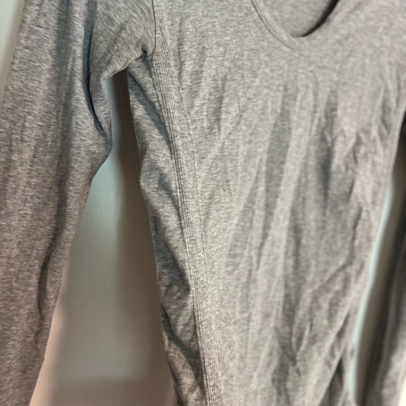 Athleta Gray Scoop Neck Compression Top Long Sleeve Size XS - Picture 3 of 4